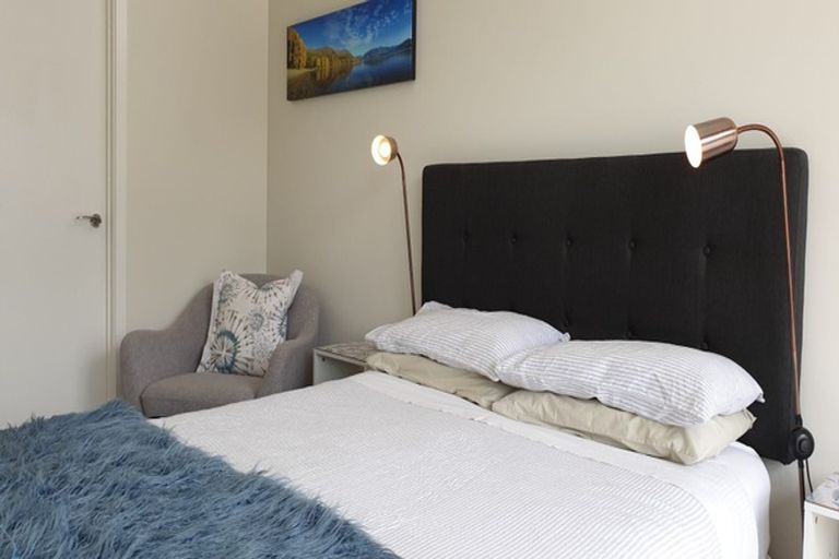 Photo of property in 8 Bovett Place, Wanaka, 9305