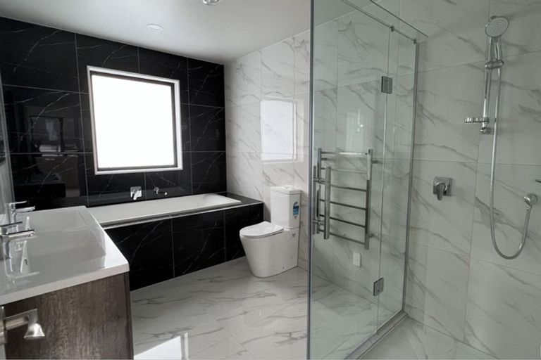 Photo of property in 11 Carberry Lane, Pinehill, Auckland, 0632