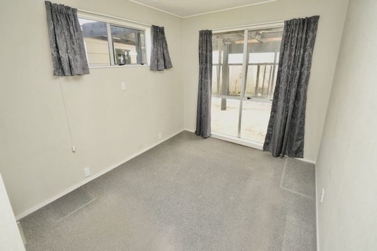 Photo of property in 34 Acacia Street, Kelvin Grove, Palmerston North, 4414