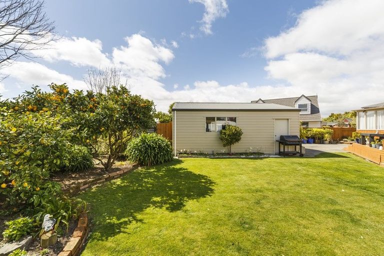 Photo of property in 12 Humphries Place, Awapuni, Palmerston North, 4412