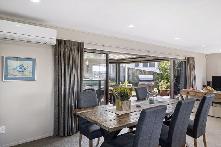 Photo of property in 15 Ballini Rise, West Harbour, Auckland, 0618