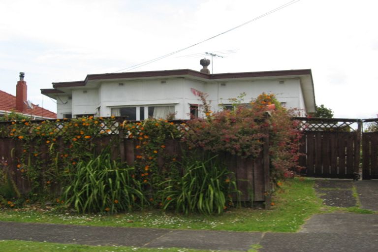 Photo of property in 7 Crawford Avenue, Mangere Bridge, Auckland, 2022
