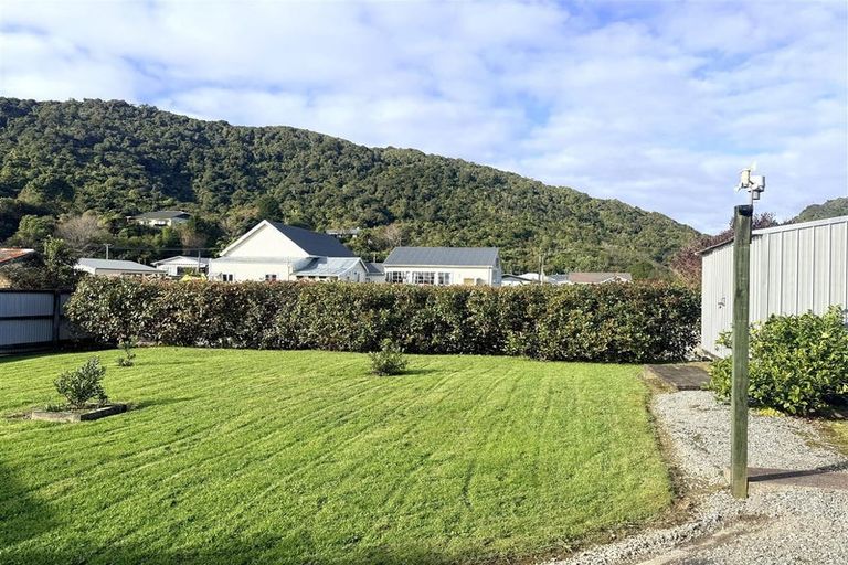 Photo of property in 14 Baillie Place, Cobden, Greymouth, 7802