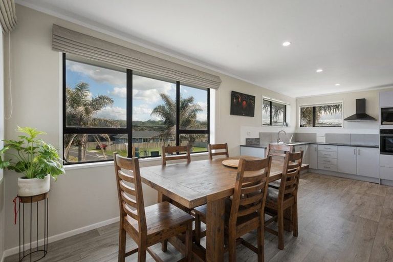 Photo of property in 45 Hanlen Avenue, Waihi Beach, 3611