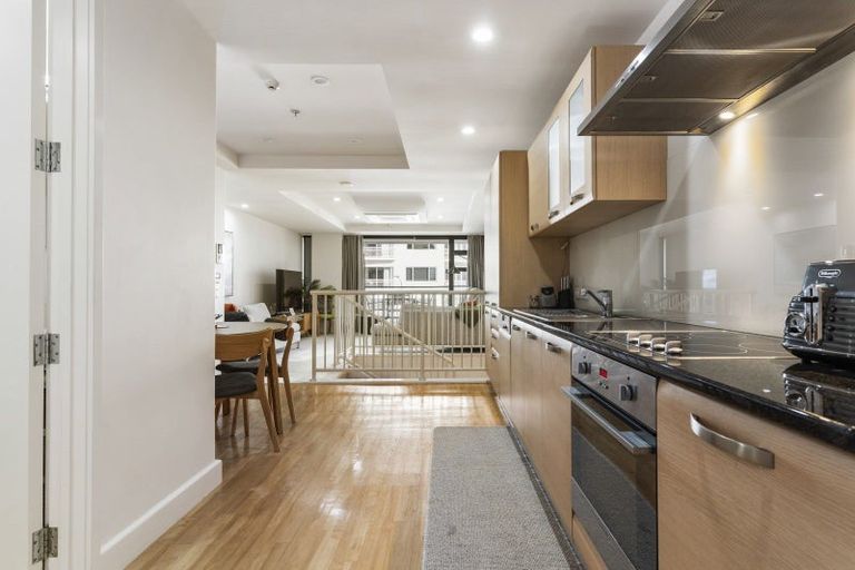 Photo of property in 24/11p Maunganui Road, Mount Maunganui, 3116