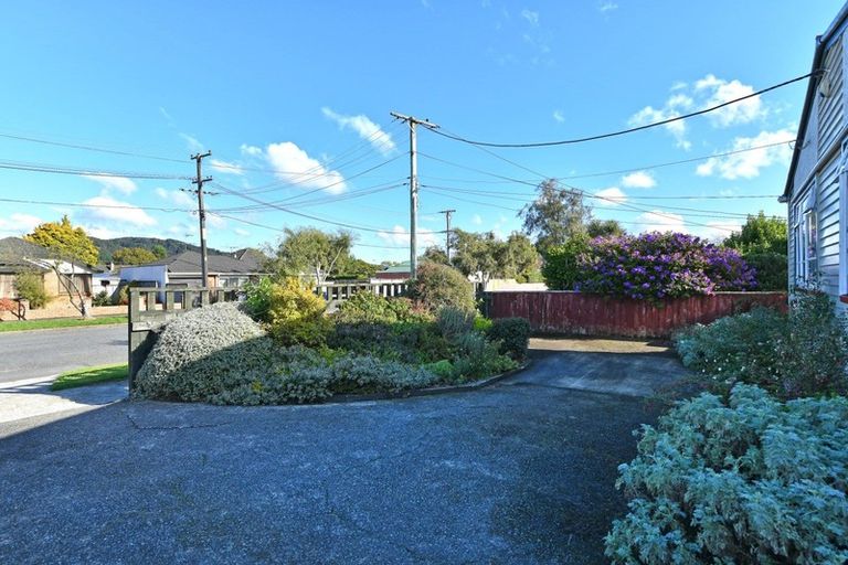 Photo of property in 7 Kowhai Avenue, Ebdentown, Upper Hutt, 5018