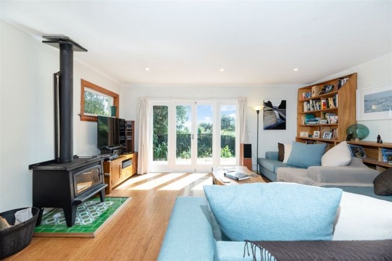 Photo of property in 136 Piha Road, Piha, New Lynn, 0772