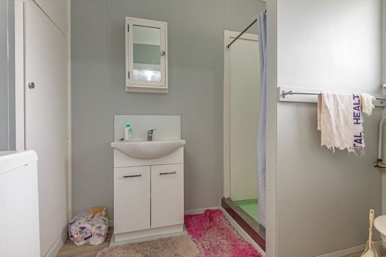 Photo of property in 8 Lowestoft Place, West End, Palmerston North, 4412