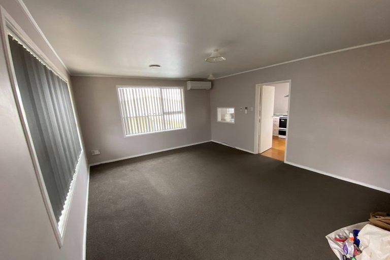 Photo of property in 1/191 Don Buck Road, Massey, Auckland, 0614