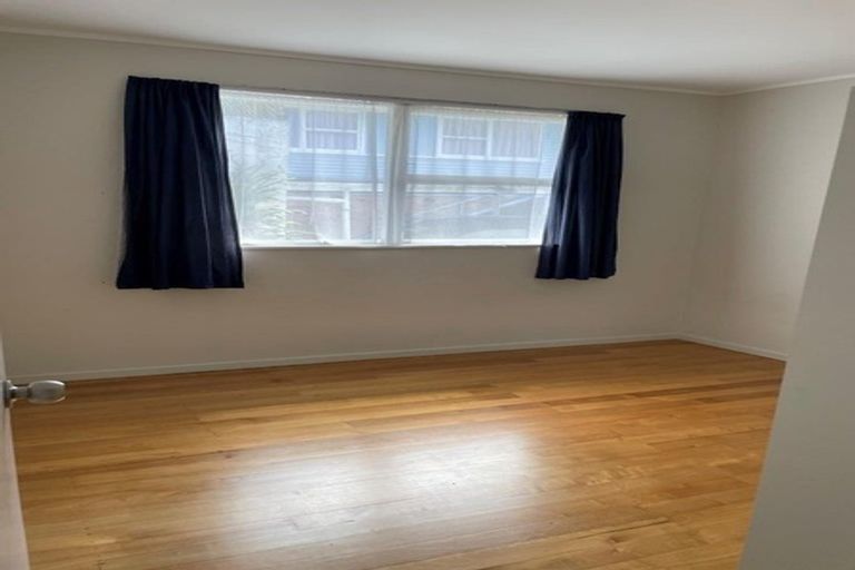 Photo of property in 18 Juniper Road, Sunnynook, Auckland, 0620