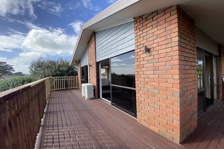 Photo of property in 40 Whangaparaoa Road, Red Beach, 0932