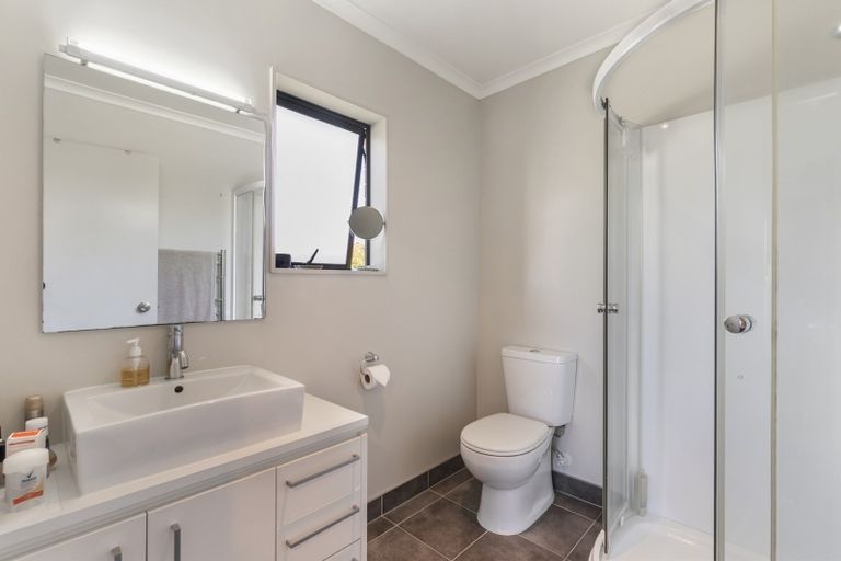 Photo of property in 12 Arthur Carwen Place, Pukekohe, 2120