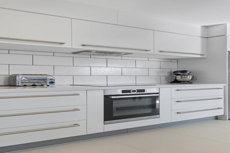 Photo of property in 11 Haden Place, Omokoroa, 3114