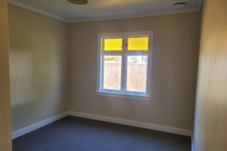 Photo of property in 105 Fulford Street, New Plymouth, 4310