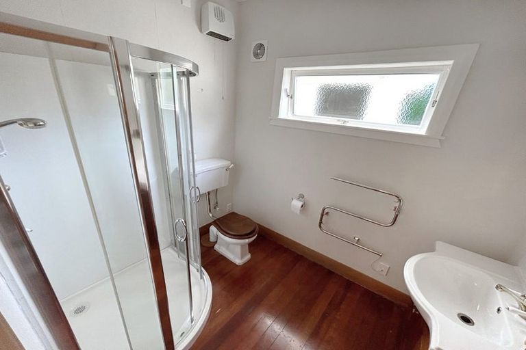 Photo of property in 32 Mcmaster Street, Greytown, 5712