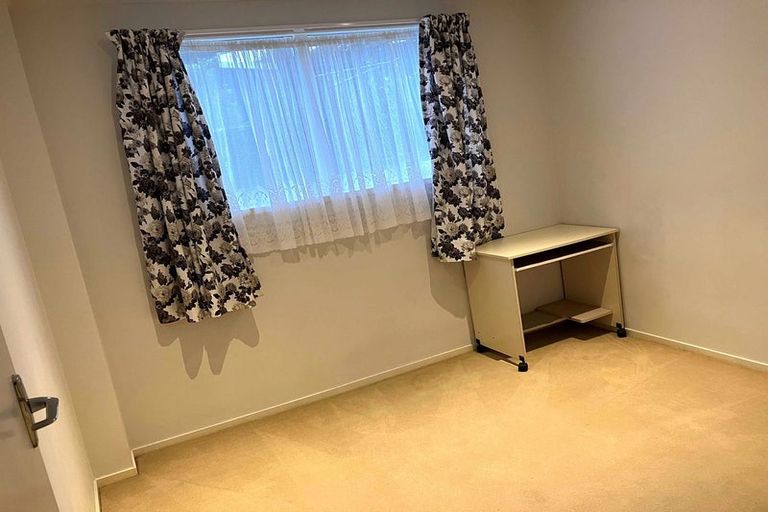 Photo of property in 16a Collie Street, Hillpark, Auckland, 2102