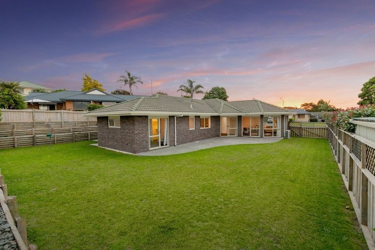 Photo of property in 15 Cloverlea Walk, Welcome Bay, Tauranga, 3112