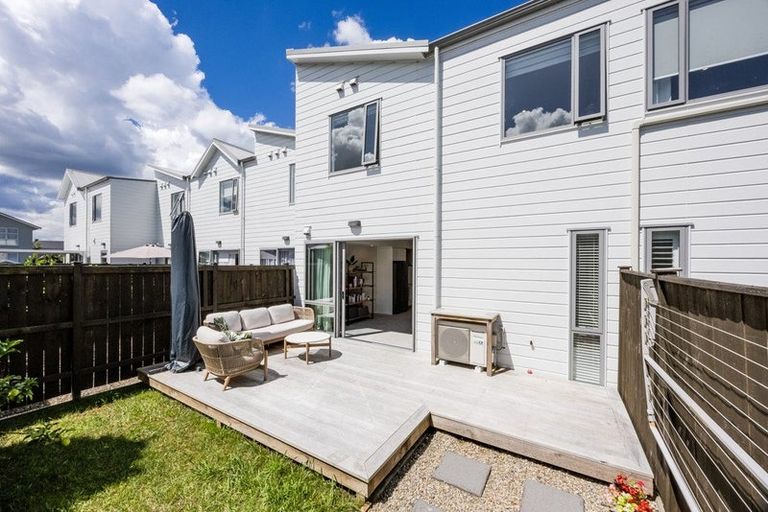 Photo of property in 7 Fairgray Lane, Red Beach, 0932