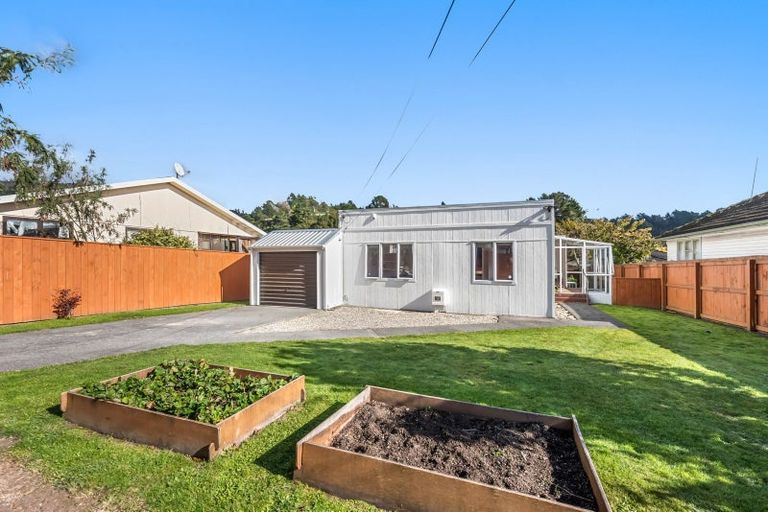 Photo of property in 352 Stokes Valley Road, Stokes Valley, Lower Hutt, 5019