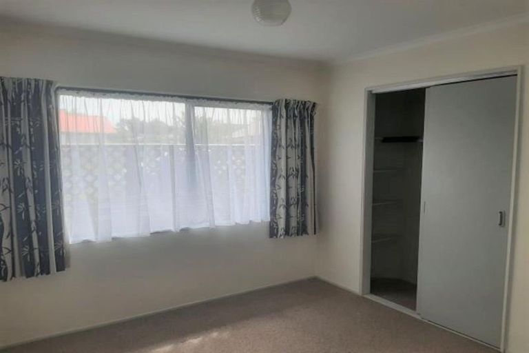 Photo of property in 1/19 Veale Road, Frankleigh Park, New Plymouth, 4310