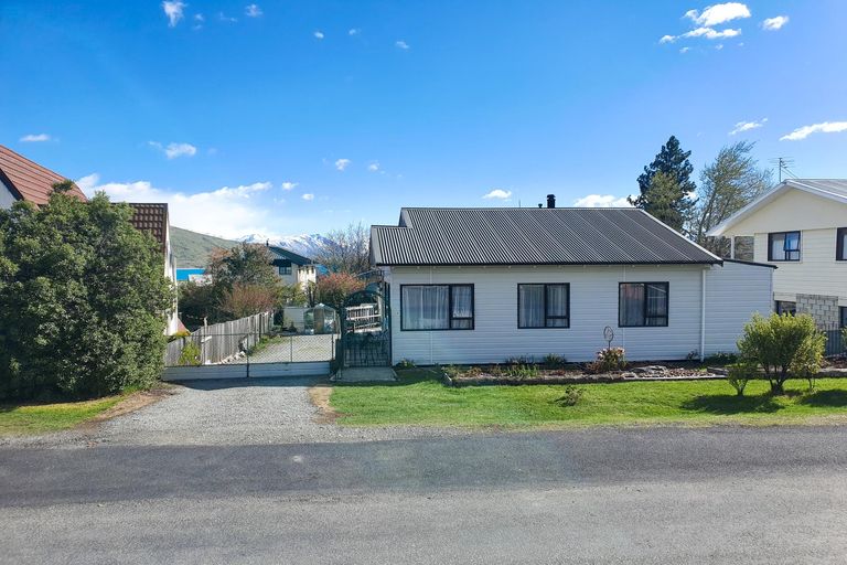 Photo of property in 31 Murray Place, Lake Tekapo, 7999
