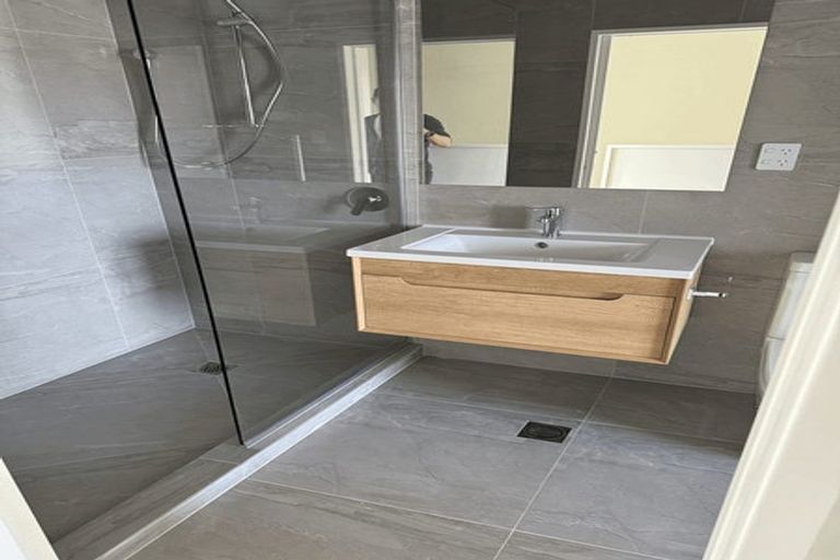 Photo of property in 43 Waipuhinui Way, Wiri, Auckland, 2104