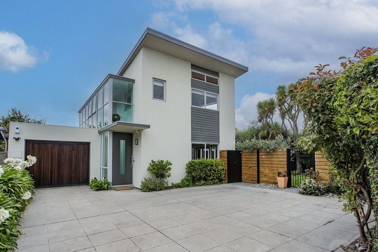 Photo of property in 56 Oxley Avenue, St Albans, Christchurch, 8014