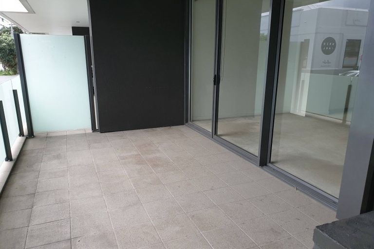 Photo of property in Halsey Apartments At Lighter Quay, 114/77 Halsey Street, Auckland Central, Auckland, 1010