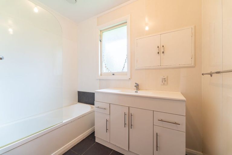 Photo of property in 31 Avenue Road, West End, Timaru, 7910