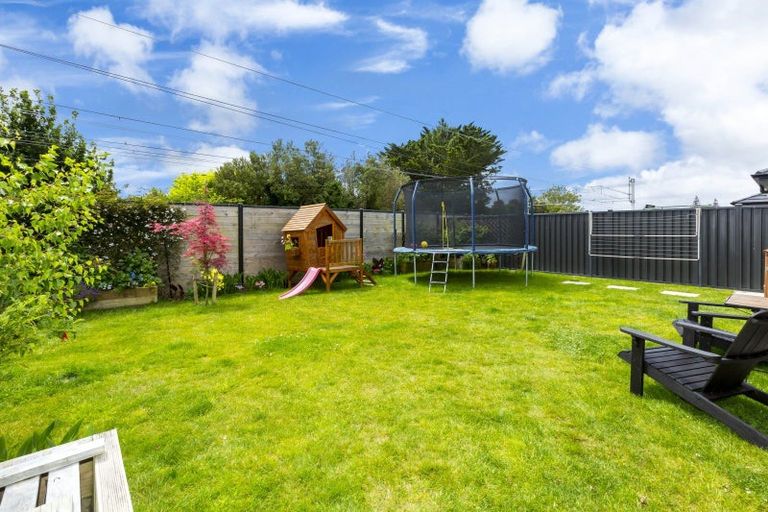 Photo of property in 24 Te Kaeaea Crescent, Wallaceville, Upper Hutt, 5018