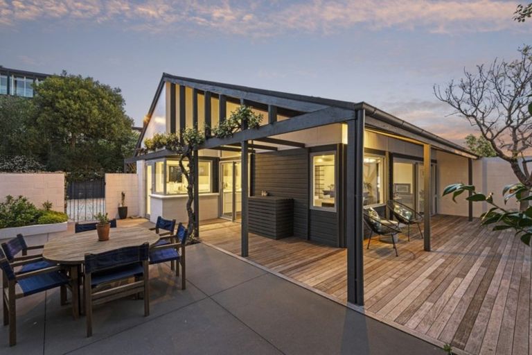 Photo of property in 7 Chaston Close, Westmorland, Christchurch, 8025