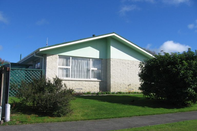 Photo of property in 16 Drury Street, Cloverlea, Palmerston North, 4412