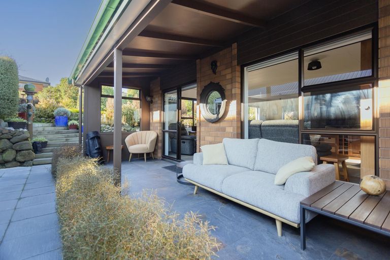 Photo of property in 15 Leven Street, South Hill, Oamaru, 9400