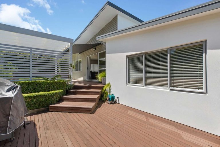 Photo of property in 21 Carento Way, Stanmore Bay, Whangaparaoa, 0932