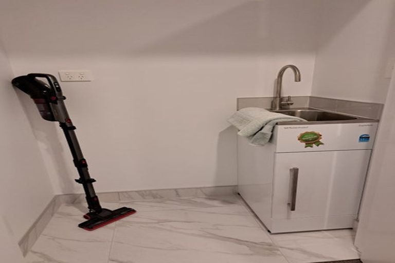 Photo of property in 2/3 Fairdale Place, Birkdale, Auckland, 0626