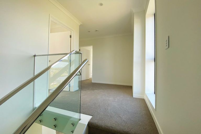 Photo of property in 37c Forrest Hill Road, Milford, Auckland, 0620