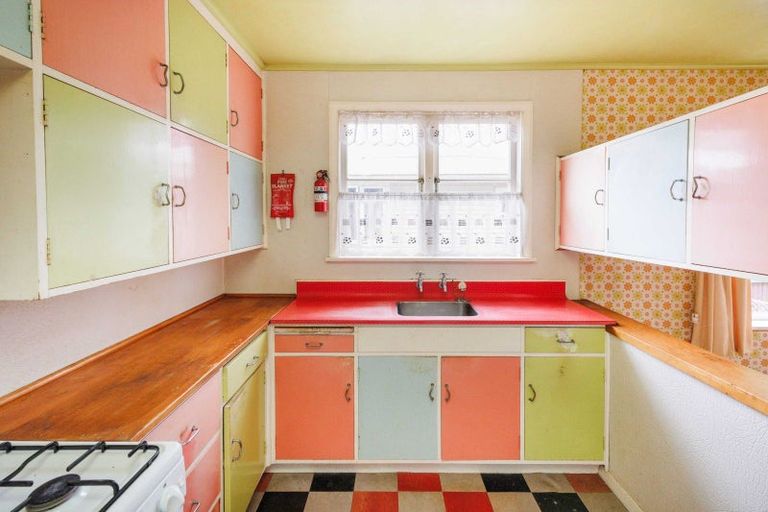 Photo of property in 11 Bartholomew Road, Levin, 5510