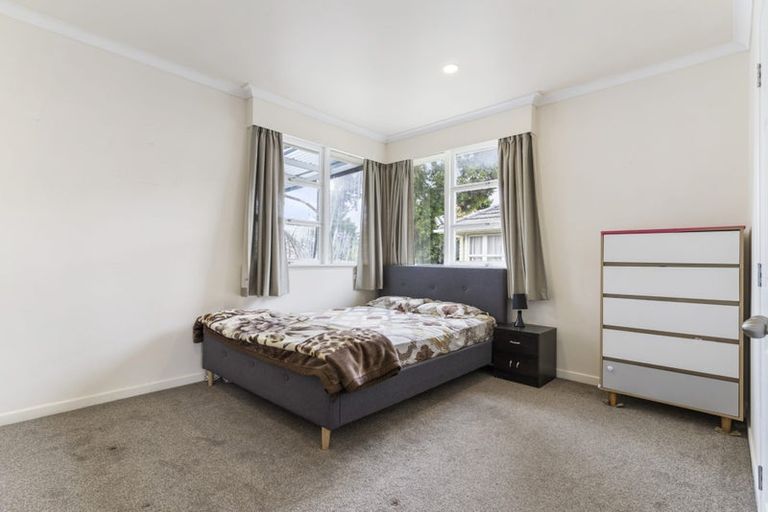 Photo of property in 33 Cobham Crescent, Kelston, Auckland, 0602