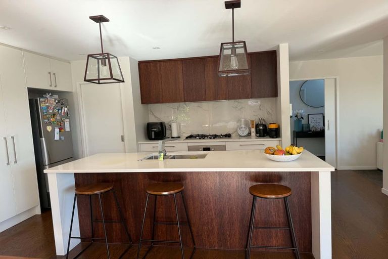 Photo of property in 79 Pupuke Road, Northcote, Auckland, 0627