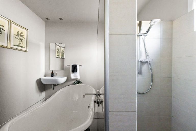 Photo of property in 54 Rochfort Road, Havelock North, 4130