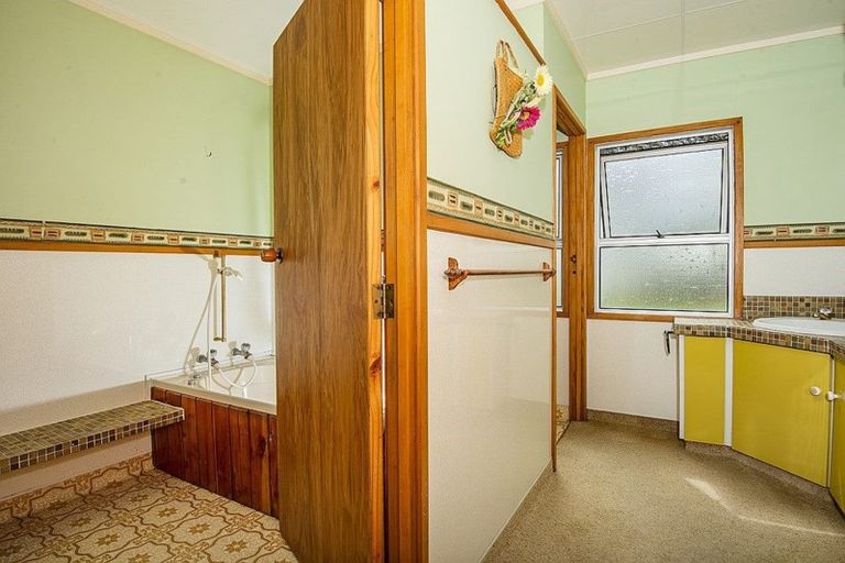 Photo of property in 18 Coates Avenue, Baylys Beach, Dargaville, 0377