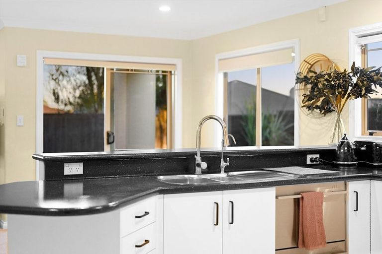 Photo of property in 21 Portobello Way, Huntington, Hamilton, 3210