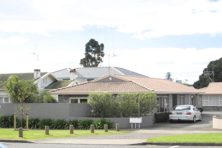 Photo of property in 37 Fourth Avenue, Tauranga, 3110