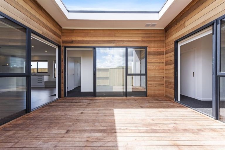 Photo of property in 51 Awatira Drive, Papamoa Beach, Papamoa, 3118