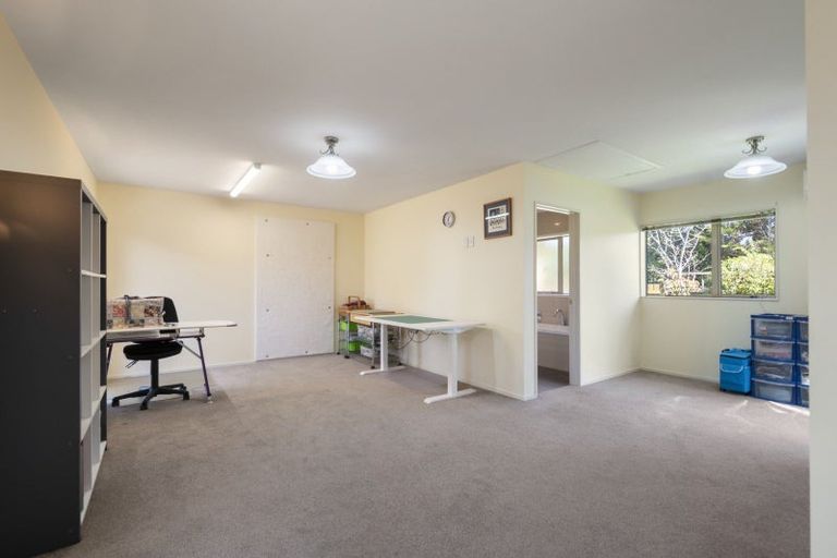 Photo of property in 98 Polson Hill Drive, Aokautere, Palmerston North, 4471
