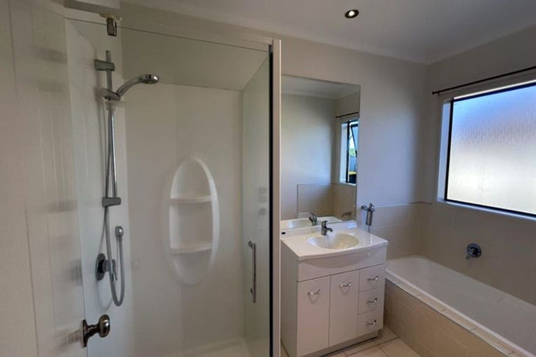 Photo of property in 3 Reinheimer Place, Flat Bush, Auckland, 2016