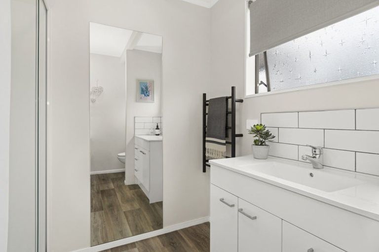 Photo of property in 11a Hilltop Road, Parkvale, Tauranga, 3112