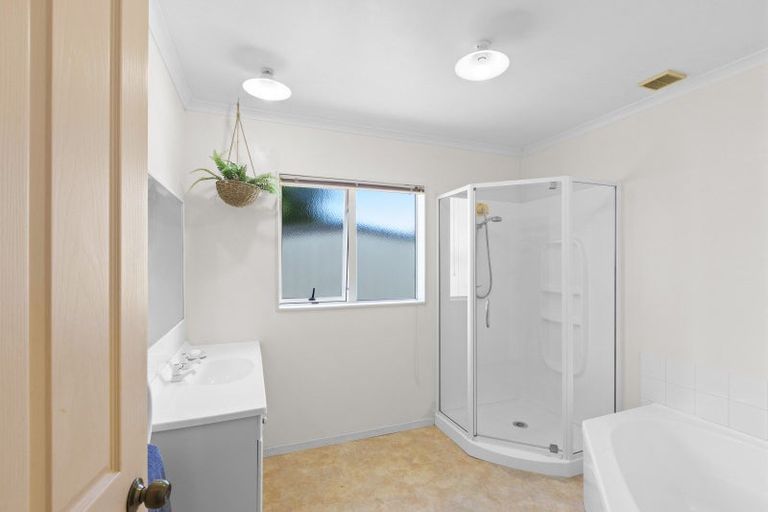 Photo of property in 32 Spinnaker Drive, Flagstaff, Hamilton, 3210