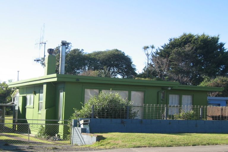 Photo of property in 26 Koromiko Street, Otaki Beach, Otaki, 5512