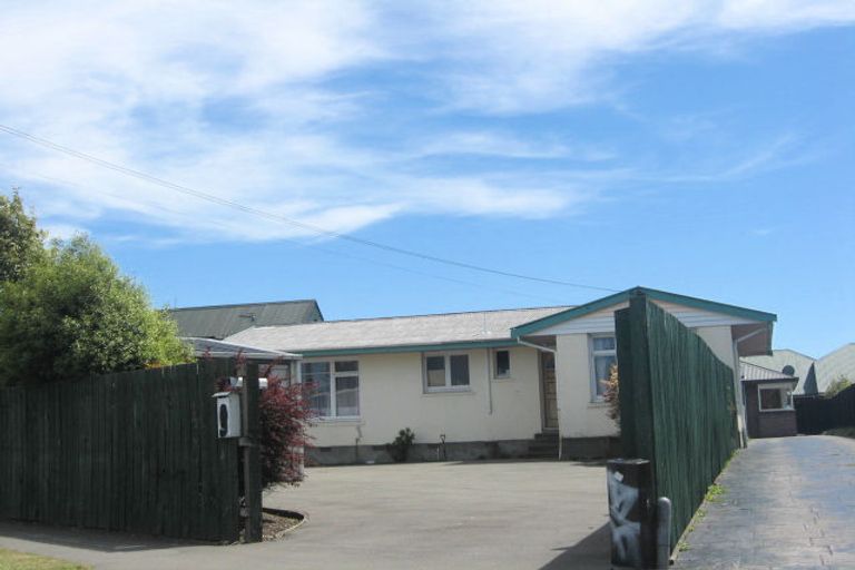 Photo of property in 8 Lake Terrace Road, Burwood, Christchurch, 8061